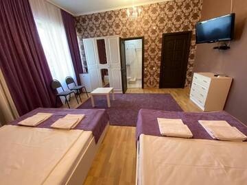 Фото номера Четырехместный номер с балконом Гостевой дом Skurcha Guest house г. Dacha 5